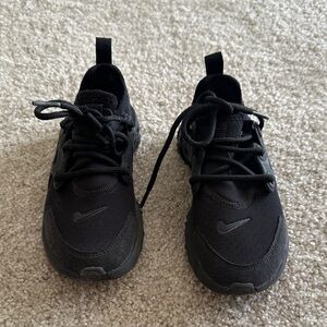 Nike Kids Black Athletic Sneakers